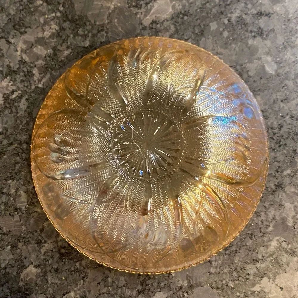 Iris & Herringbone Jeannette Glass Berry Bowl - Picture 3 of 7